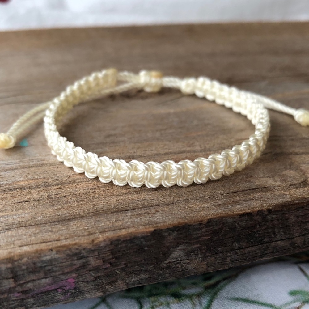 Cottagecore Off-White Nylon Square-Knot Bracelet